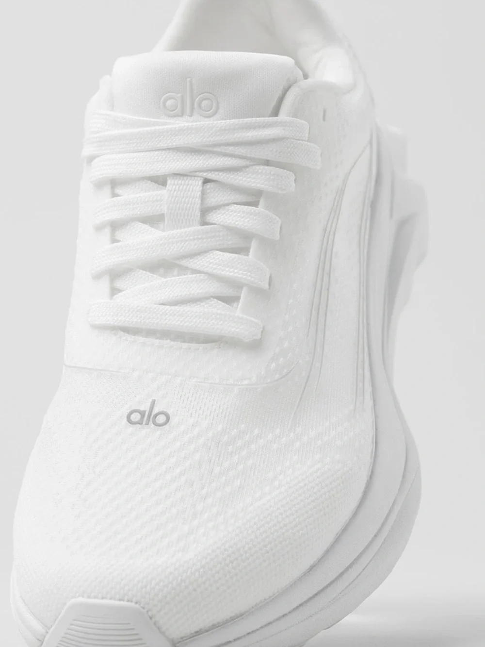 NWT - ALO Runner - White/White - size 7.5